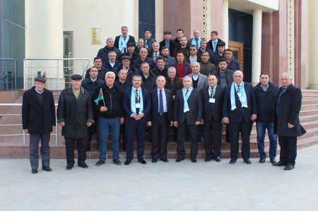 Aqil Məmmədov bu dəfə Gəncə şəhərində Qarabağ əlilləri, veteranları ilə görüşü olub. Aqil Məmmədov bu dəfə Gəncə şəhərində Qarabağ əlilləri, veteranları ilə görüşü olub.