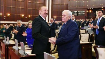 Prezident Oktay Əsədovla belə sağollaşdı - FOTOLAR Prezident Oktay Əsədovla belə sağollaşdı - FOTOLAR